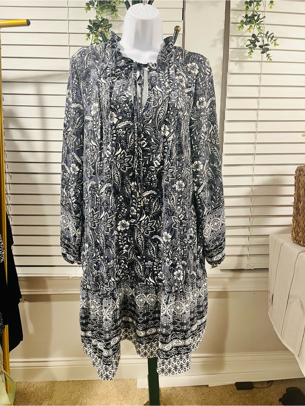 Rachel Zoe Black/Gray and Cream Floral Mini Dress L